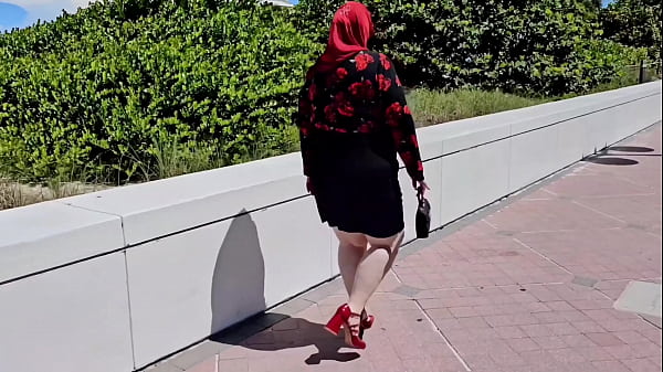 Hijab Muslim Dame Spread Sizable Pussy Mouth Wide Open And Pissed Outdoor For Outsider (milking Off Publicly) Bust A Nut (car)