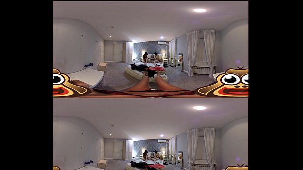 VR Porn Hot Lesbian Free-for-all In 360