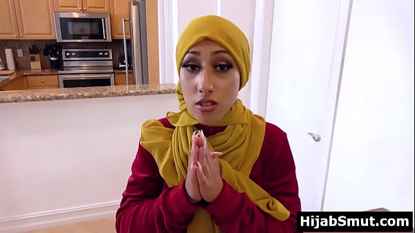Muslim Girl In Hijab Seduces On Husband With Personal Trainer