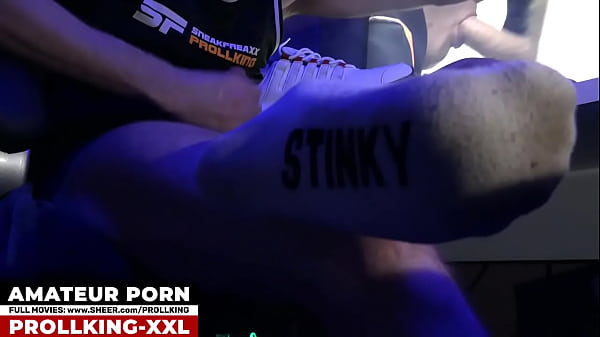 23 - BAD BLOKE PLAYS WITH HIS NIKE SHOX