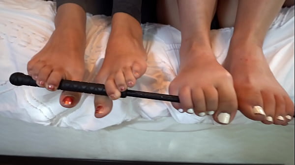 Aria Nicole Gets Sole Massage From Doctor Tampa On Beat2Feet - Reup