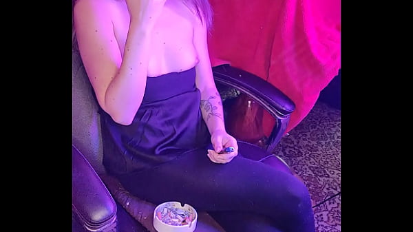 I Gave My Stepsis A Smoke, But The Rule Is Without A Bra