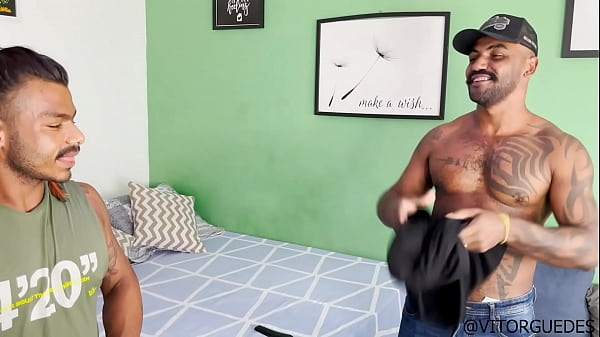 Cara Do Aibnb Me Ofereceu F1 E Acabei Socando Rola No Cuzao Dele Na Pele