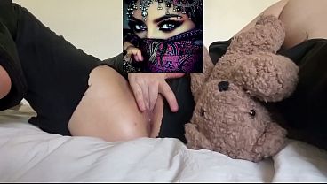 Tempting Gothic Alt Emo Babe Masturbates For You & Display Her Pink Virgin Cooch - Homemade Arabian Snowwhite