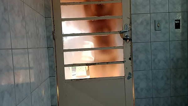 Atraz Da Porta Usei Brinquedo Na Buceta Facinante