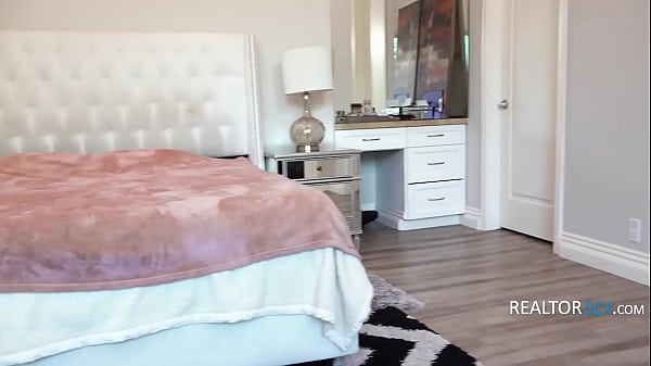 House Hunting Heat Leads To Lingerie Treat