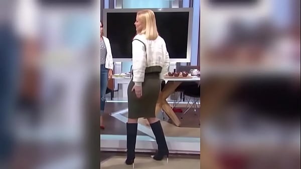 Iggy Azalea Load Tribute