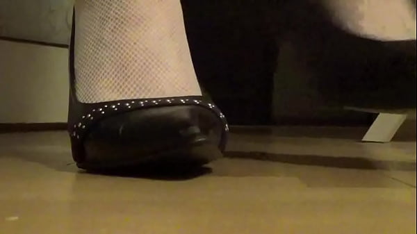Giantess Soldier Under Shoes