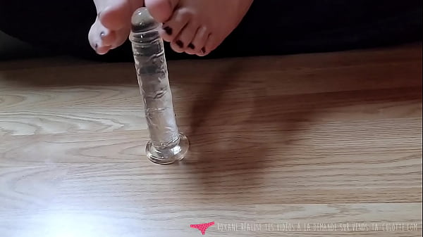 Vends-ta-culotte - Sole Job Et Self-pleasure Avec Un Gode Par Une Fille Française Hot - Roxane