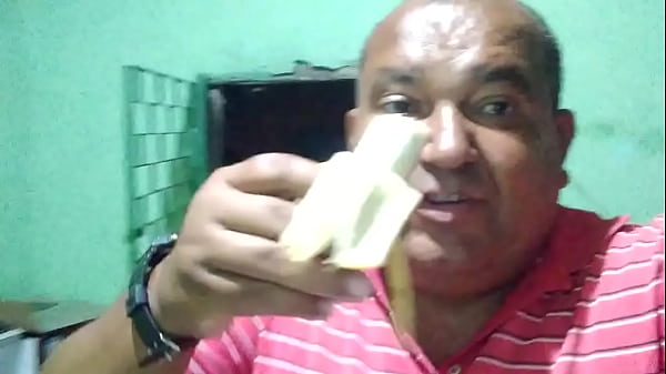 Ednaldo Pereira Enfia Banana Na Boca E Fica Com Tesao Ao Vivo