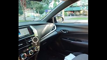 Masturbándome En El Auto Con La Ventana Abierta