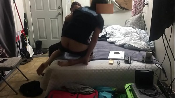18 Year Old Copper-haired Miami Vixen Provides BJ