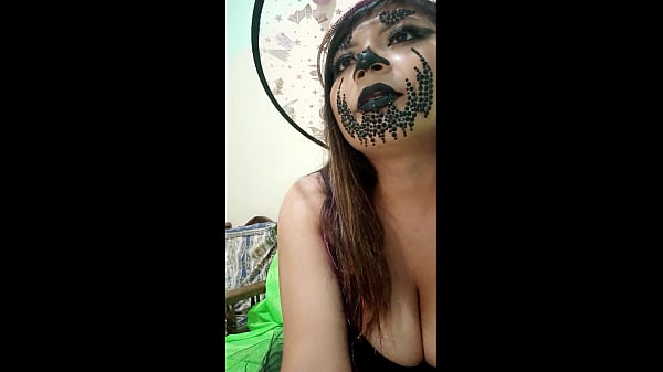 Hermosa Bruja Sensual Inicia En El Porno En Halloween!! La Zorra Tiene Sexo Con Su Hermanastro Sumiso, La Obedece Y Le Cumple La Fantasia De Tener Sexo Despues De La Fiesta De