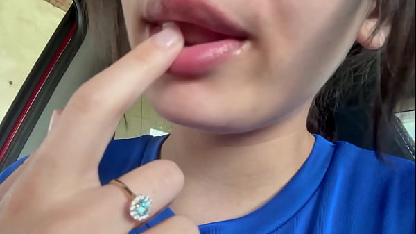 Awesome Spitting Lips Latina