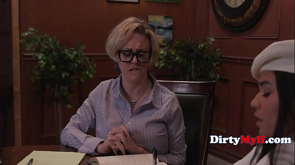 Stacked Divorcee Subdues Freshman & Tutors Her Lesson In Lesbian Satisfy
