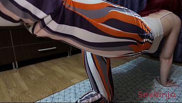 Step-Mom Accidentally Tears Her Leggings During Yoga
