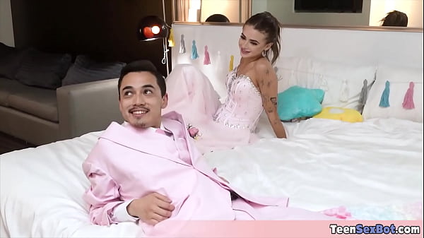 Nikki The Porm Night Virgin Having An Authentic Romantic Stuff And Looks Like She Is Relishing It