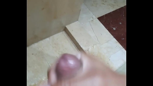 Masturbándome En La Regadera
