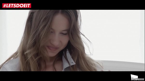 Morning Sex With Passionate Fair-haired Taylor Sands