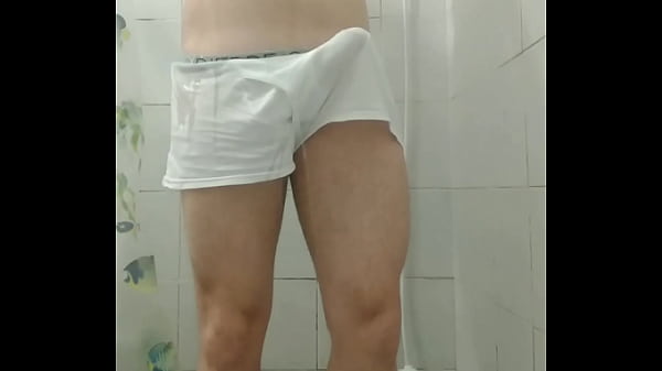 Mr. Grey Tomando Banho De Cueca Branca
