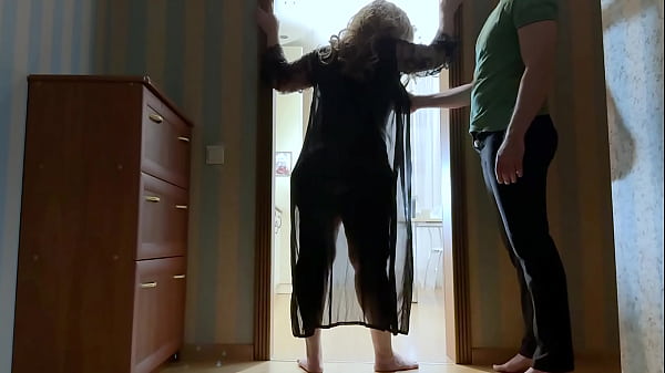 The Stepmother Blocked The Entrance To The Room So That The Stepson Would Not Pass And For This She Got A Cock In The Booty And In Her Mouth