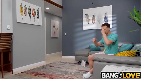 Johnny’s X-Ray Peeping Leads To Payton’s All-the-way And Jizz!
