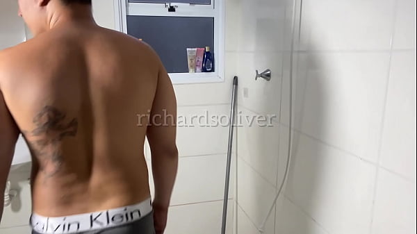 Encontrei Uma Casada Fazendo Caminhada, E Convidei Para Ir Em Casa Tomar água, Mas Ela Tomou Foi Meu Leite Na Cara.
