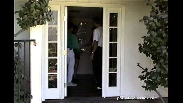 Welcome To The Neighborhood! Retro Quad Scene