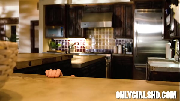 Smash Confession: Ashlyn And Siri Scissor To Cum!