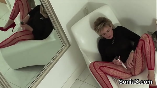 Adulterous English Experienced Lady Sonia Shows Her Massive Boobs