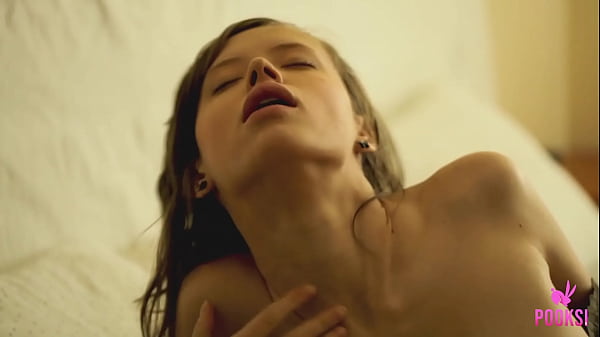 Little Boobed Darling Lynn Penetrate Fucks Her Snug Pink Twat In Bed!