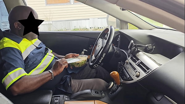 OMG!!! Female Customer Caught The Food Delivery Man Wanking Off On Her Caesar Salad (in Car)