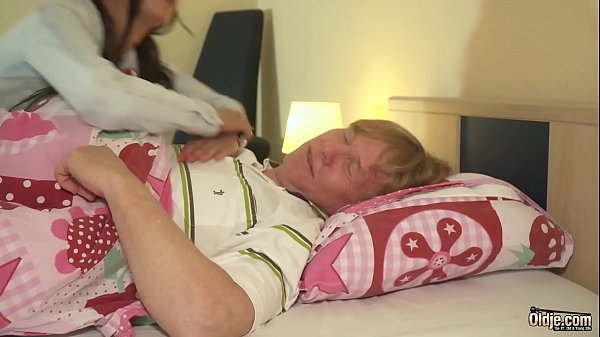 Smoking Cheeks Chick Has Sex With Grandpa