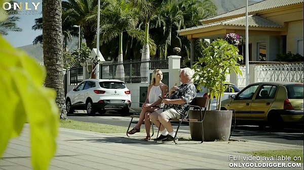 Only3x (GoldDigger) Brings You - Curvy Fair-haired Mary Monroe Awesome Sex With The Rich Fella