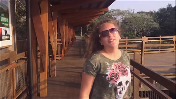 Kellenzinha Gravando Uma Chamada Para O Seu Canal Do YouTube - Kellenzinha Sem Segredos