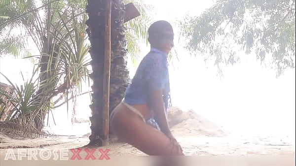 Black Hottie Shaking Her Naked Cheeks In Public