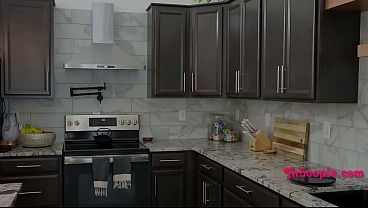 Stepsister Grants Twat To Drape Her Bounces