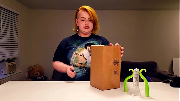 Velma Voodoos Reviews: The TAINTACLE - Hankeys Toys Unboxing