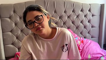 Hermanastra Me Ayuda Después De Mi Ruptura Amorosa