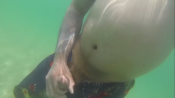 Masturbate In Ocean In Hawaii