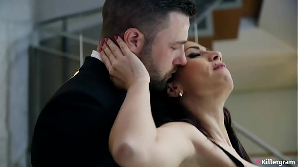 KILLERGRAM - Julia De Lucia Widens Her Legs To Get Her Cunt Tasted, Fucked And Satisfied
