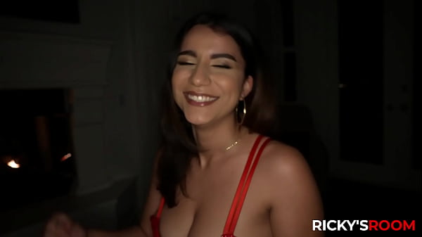 RICKYSROOM Fun, Facts, And Hammerring With Roxie Sinner