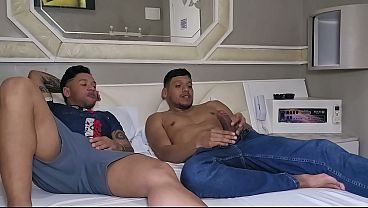 Novinho Chupando Pau Grosso Do Primo Hetero