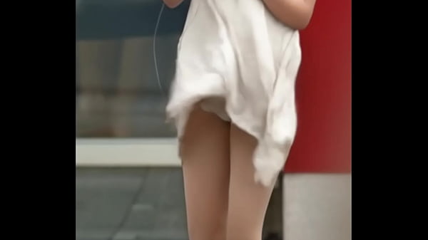Gorgeous Asian Windy Upskirt