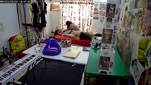 Espiando A Mi Esposa En El Cuarto Con Su Amante