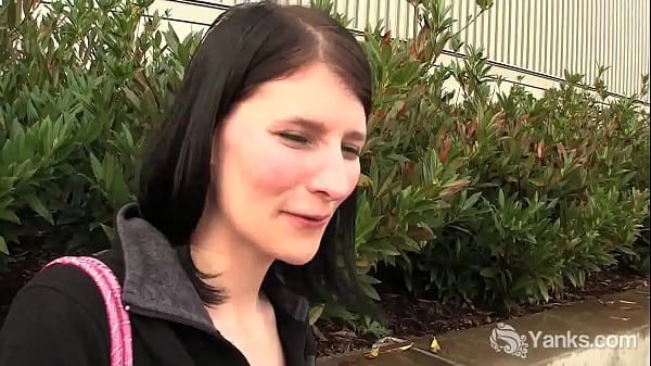 Yanks Babe Tundra Public Restroom Jerking Off