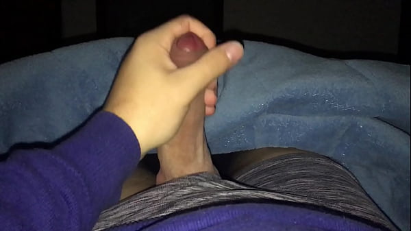 Batendo Uma Antes De Dormir Com Meus 14cm
