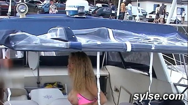 Exhib Au Port Avanlt La Partouze En Club