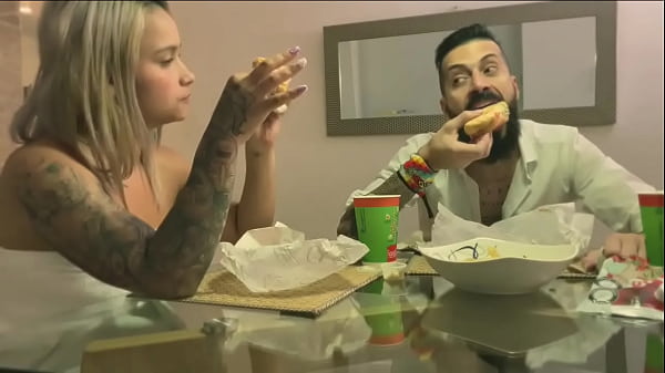 Trio Salvaje Termina En Un Mar De Leche Con Dos Leyendas Del Porno