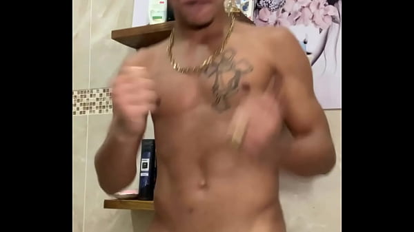 Ensaiando Dancinha De Pica Dura Depois Do Banho Kkkkk
